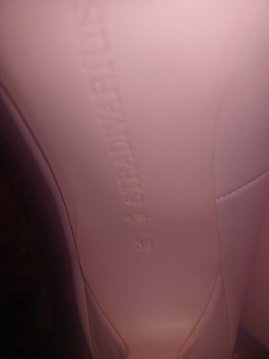 Sapatos rosa da Stradivarius