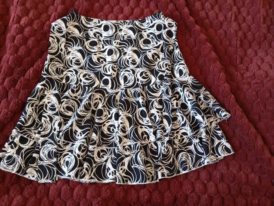 Віддам жіночі речі сукня,  спідниця 44 розмір.