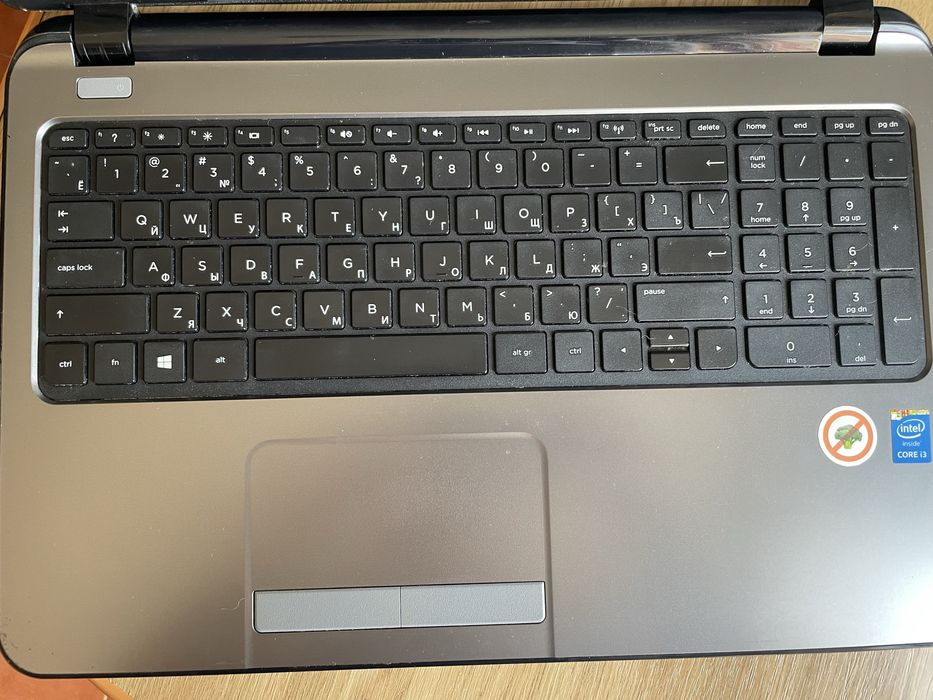 Ноутбук HP 17 дюймів