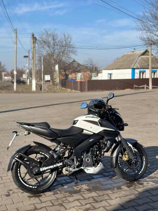Bajaj pulsar ns200