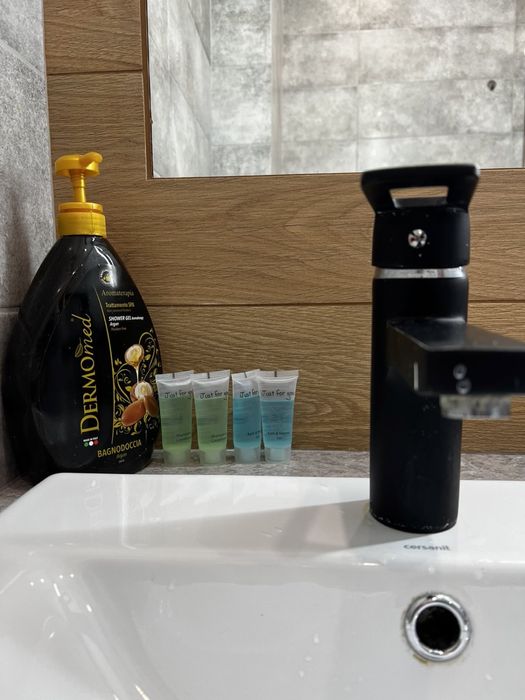 Вільно !Подобово сучасна квартира в центрі вул. Мельника,10