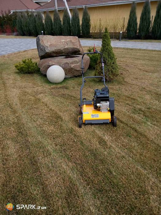 Аэрация та Скарификация ( Вическа) Газона.