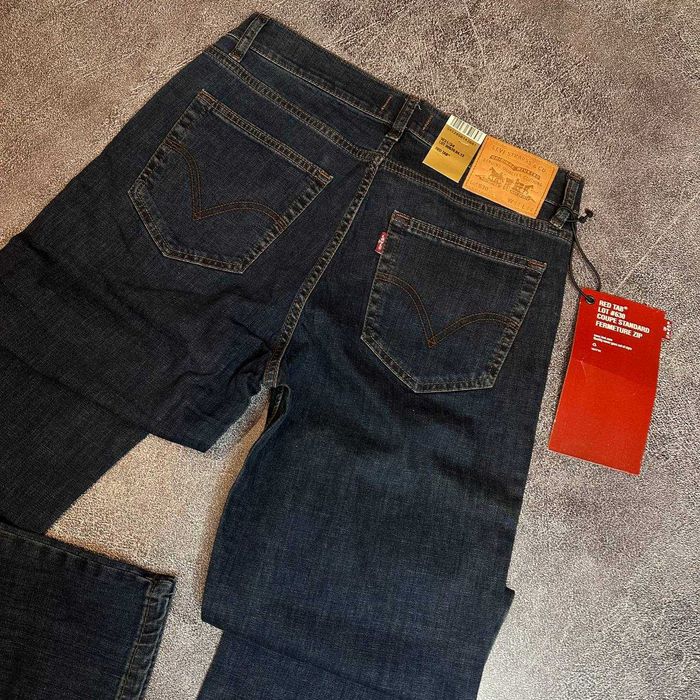 Класичні чоловічі джинси Levis(розмір-31,42)