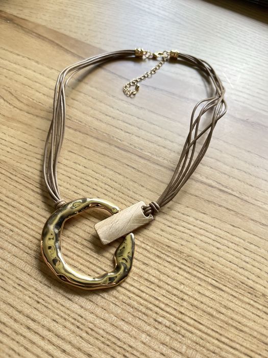 Кольє, підвіска, Прикраса на шию