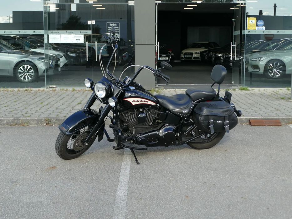 Harley-Davidson FLST