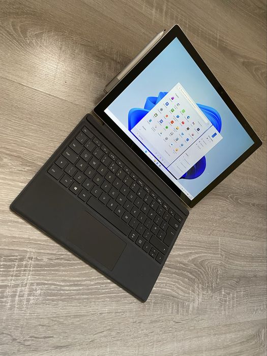 Microsoft Surface Pro 5 (1796)