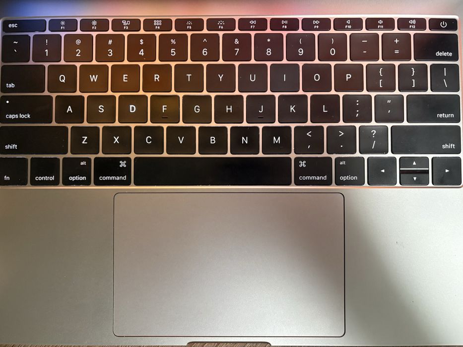 Apple MacBook Pro 13 2017 retina 8/128/i5 a1708 ноутбук