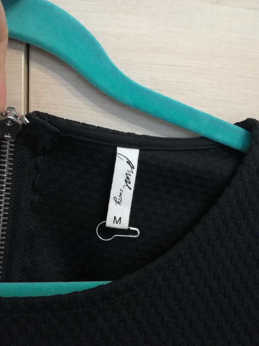 Sukienka czarna prążkowana rękaw 1/2 carry r.M