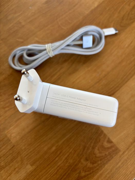 Oryginalny zasilacz ładowarka Apple MacBook 140w MagSafe 3