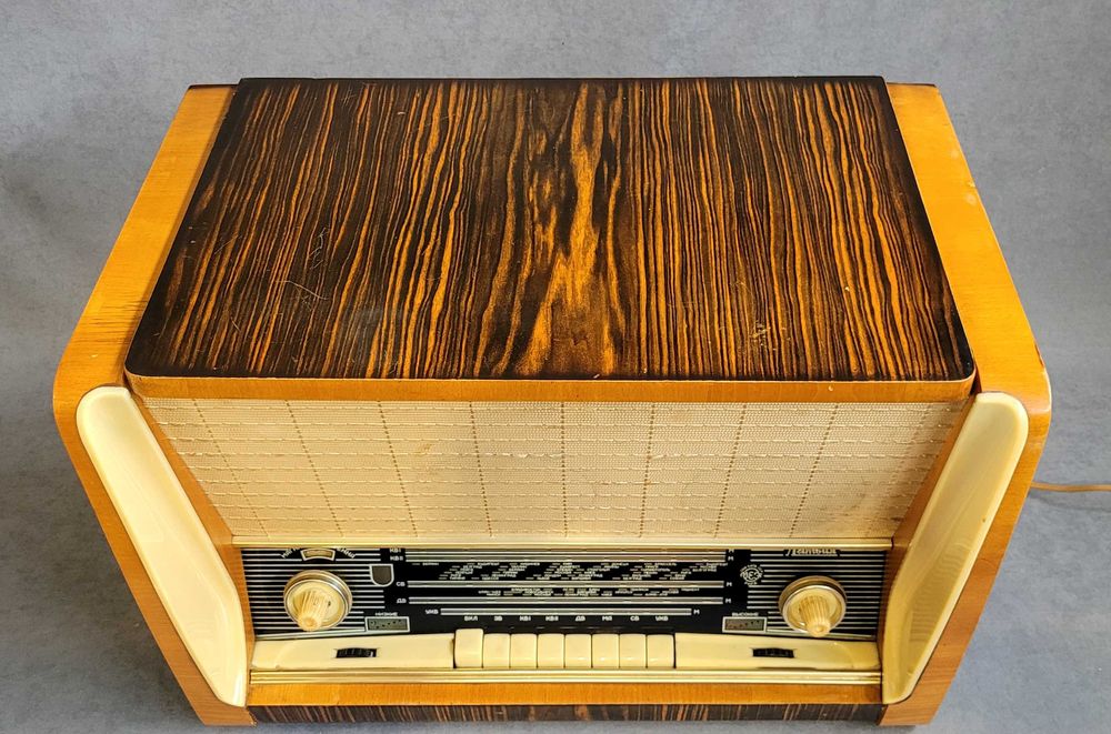 Radio lampowe Łotwa.