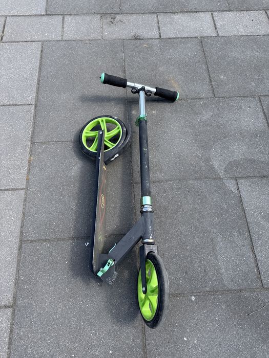 Hulajnoga składana z dużymi kółkami