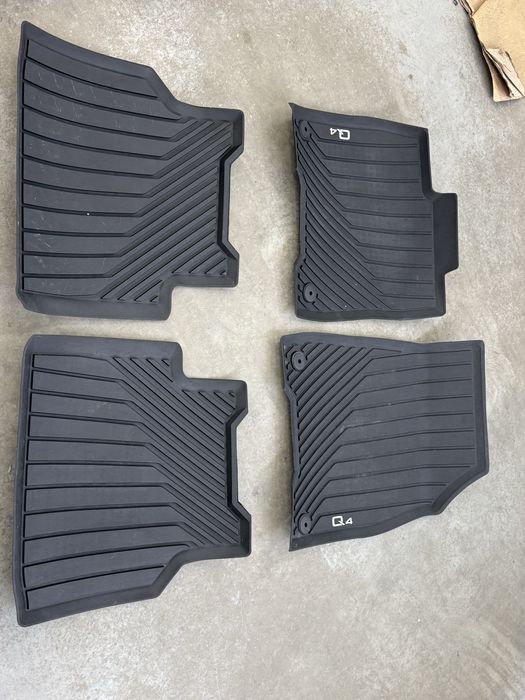 Оригінальні килимки Audi Q4