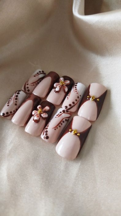 Paznokcie ręcznie robione