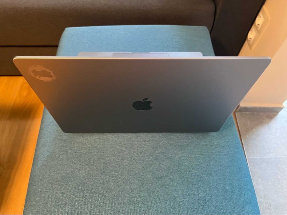 MacBook Pro 16