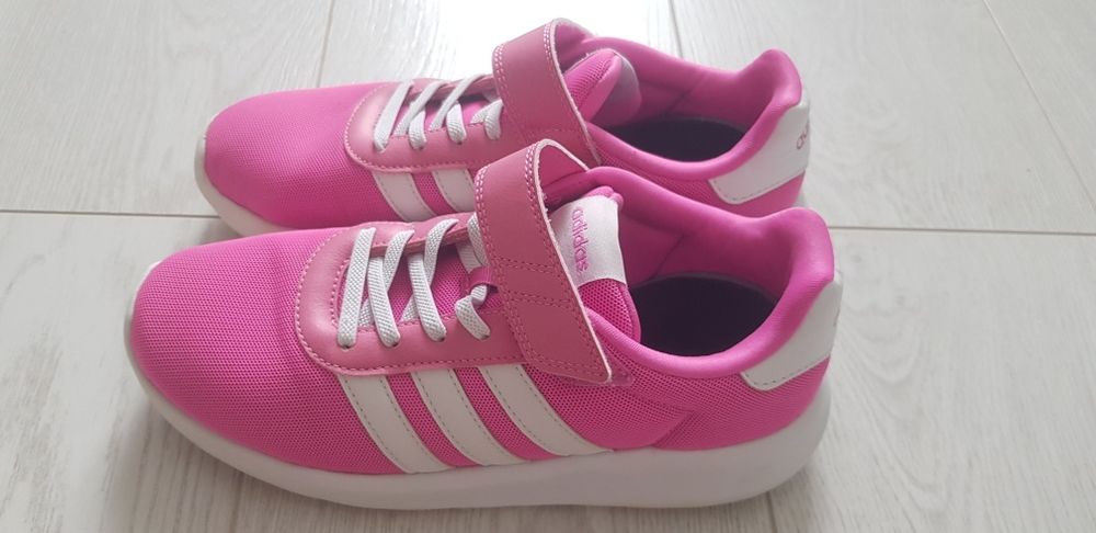 Кросівки adidas оригінал.