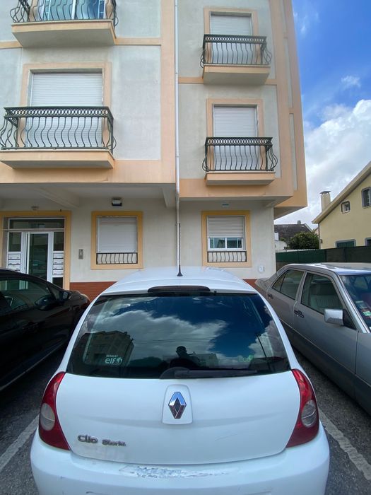 Carro Clio em quinta do conde