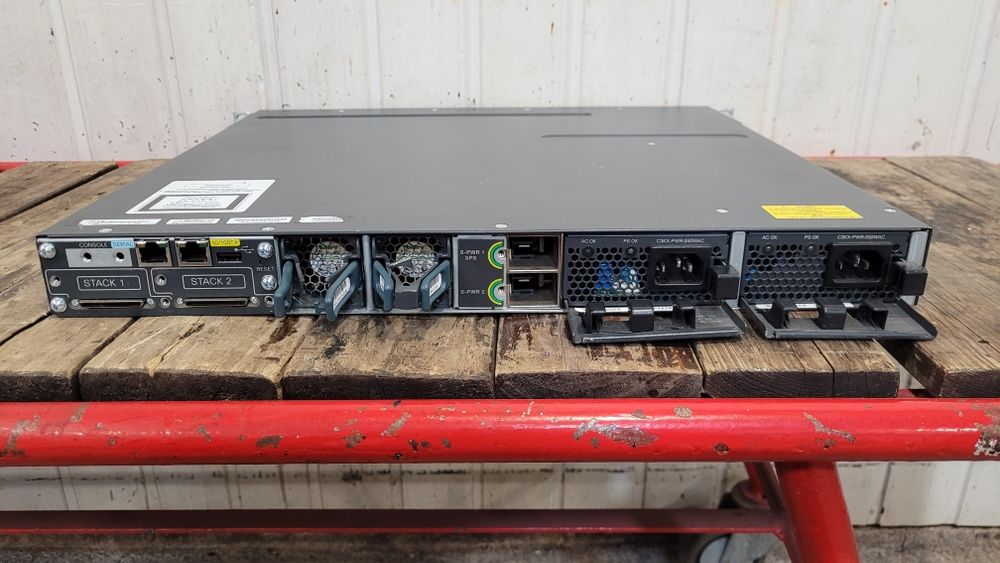 Комутатор Cisco + Модуль Cisco.