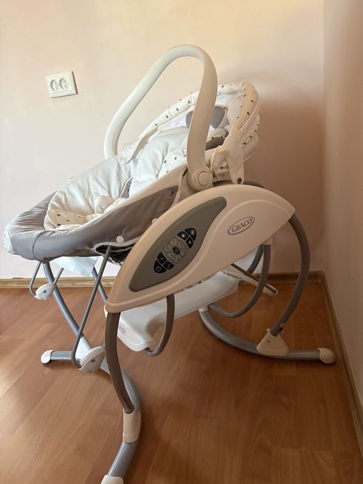 Заколисуючий центр Graco glider elite