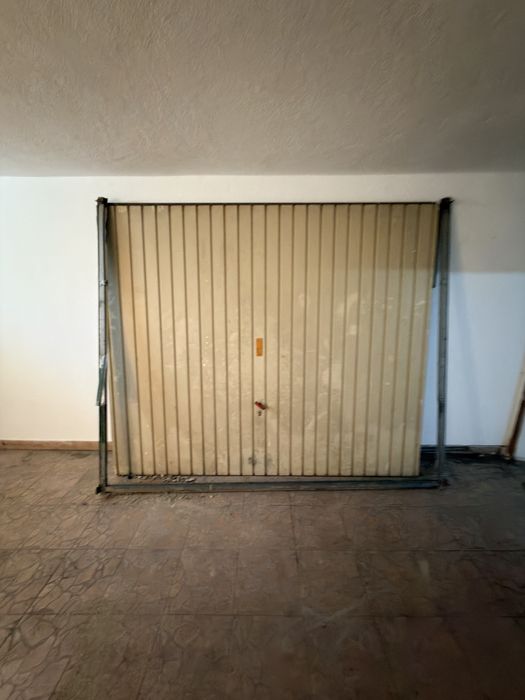 Portão de Garagem em Metal Basculante-USADO EM BOM ESTADO