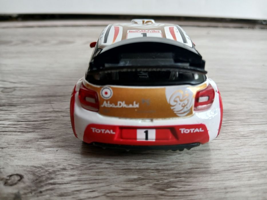 Citroen ds3 wrc bburago skala 1:32