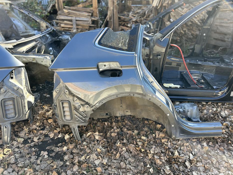 Четверть задня, передня на VW Tiguan 28-24p USA