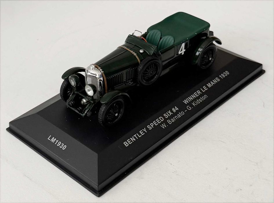 IXO_BENTLEY Speed Six #4 Winner Le Mans 1930. Escala 1/43. Em excelente estado geral.