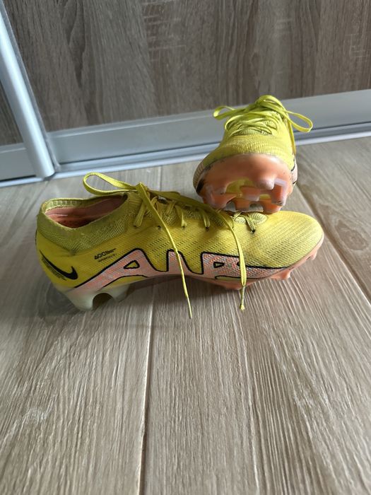 Футбольні взутя