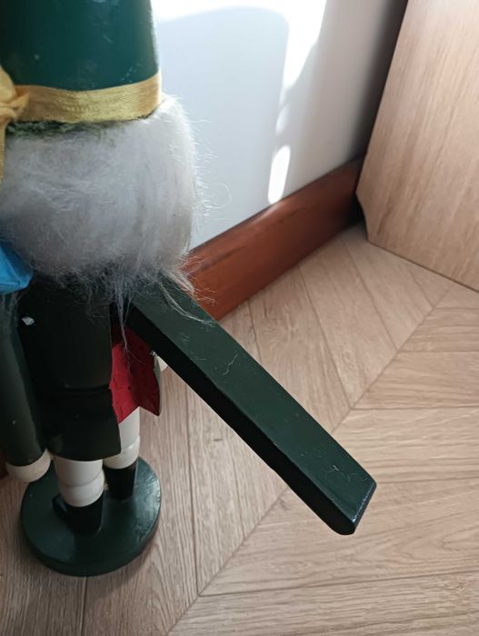 Dziadek drewniany do orzechów figurka żołnierz
