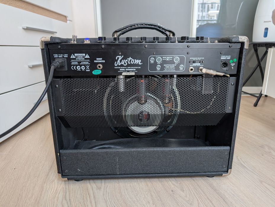Ламповий комбо-підсилювач для електрогітари Kustom Defender V30 50W
