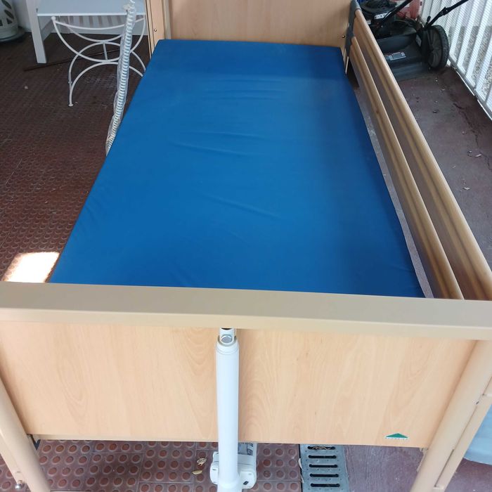 Cama para pesoas  com dificuldade! Vendase