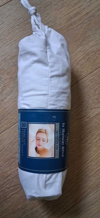 Biale, nowe prześcieradło