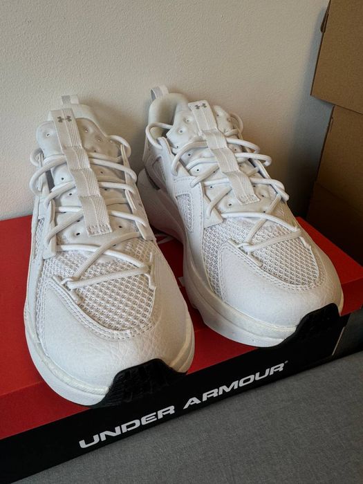 Оригінальні кросівки Under Armour Infinite.