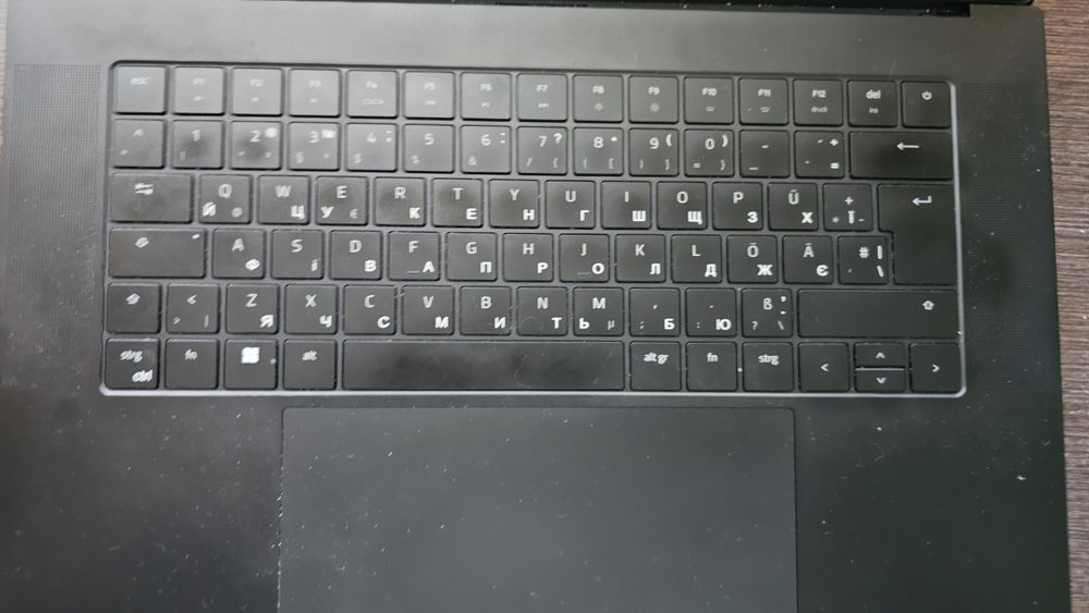 Razer Blade 16 RZ09-0510 QHD+ OLED 240Hz, i9-14900HX, 4070 8Gb, 32Gb DDR5, 1Tb