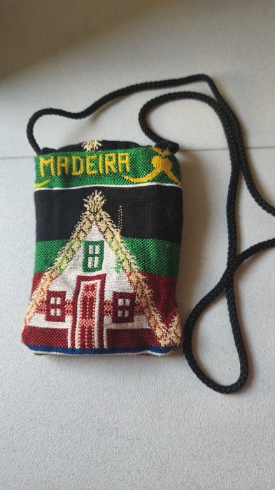 Vendo bolsas para meninas em ótimo estado