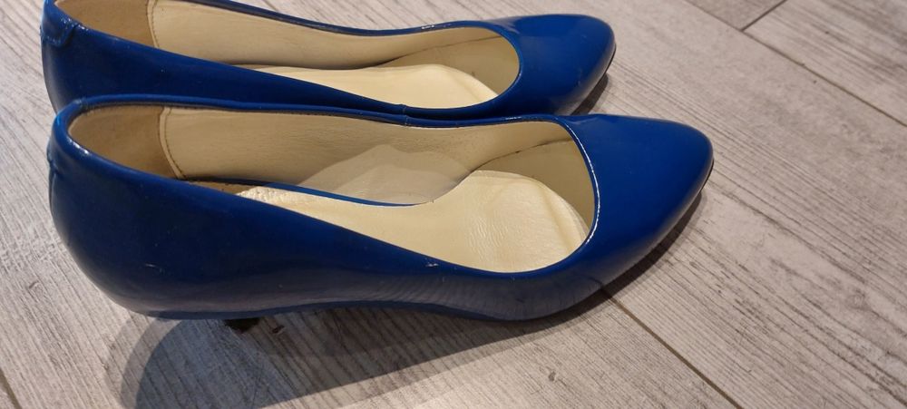 Buty ślubne chabrowe
