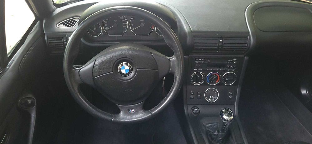 BMW Z3 2.8i – Potência Atmosférica e Estilo Clássico
