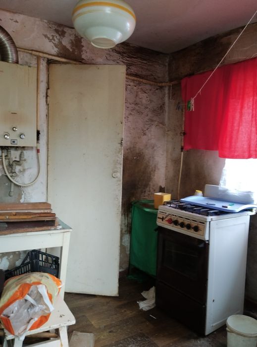 Півбудинку  з окремим двором,  50и2
