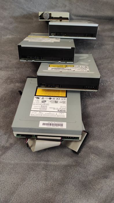 DVD - привід комп'ютера.