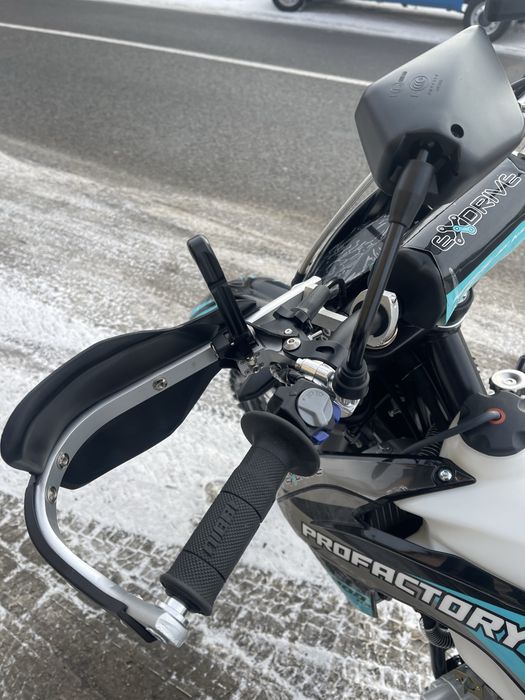 Мотоцикл ProFactory 300NB