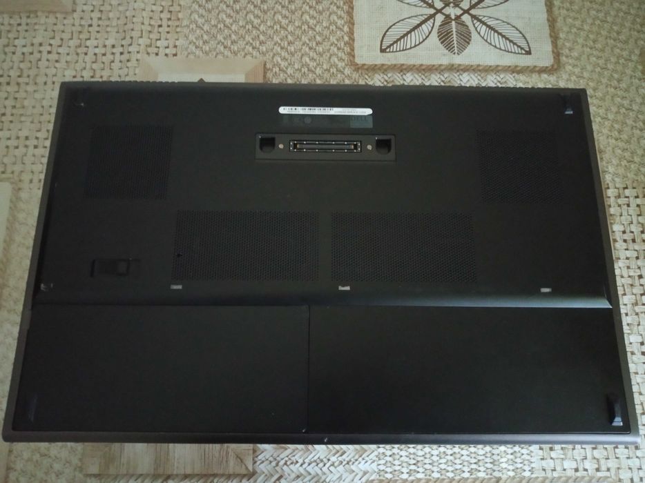 Dell Precision m6800 17.3" FullHD/i7 4910MQ/P3000-6Gb/16Gb/SSD+HDD/2ч.