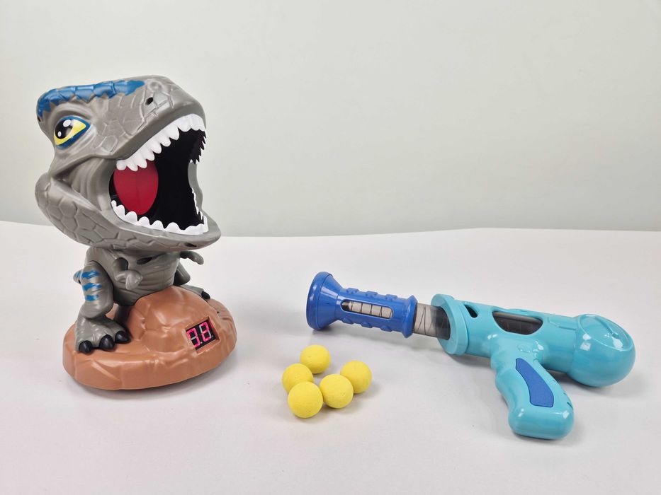 Попади в бегающего динозавра - Развлекательный игровой набор