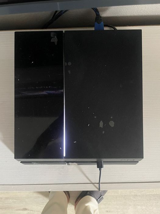 PlayStation 4 + 2 comandos e jogos