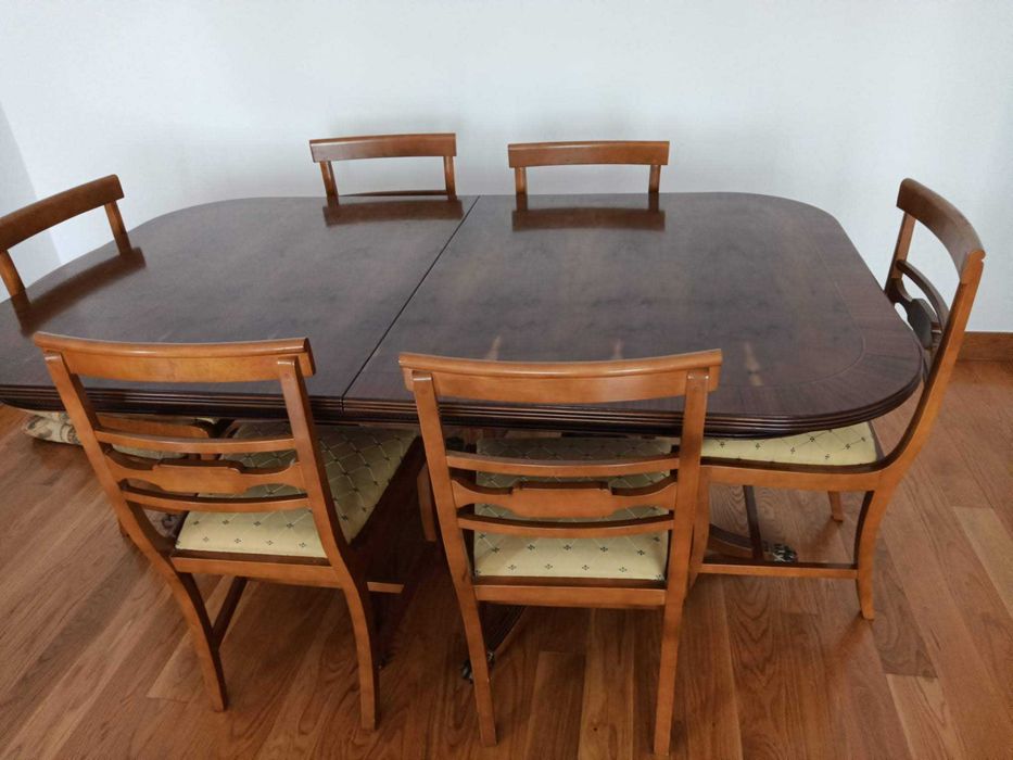 mesa jantar extensivel  8X80 com cadeiras