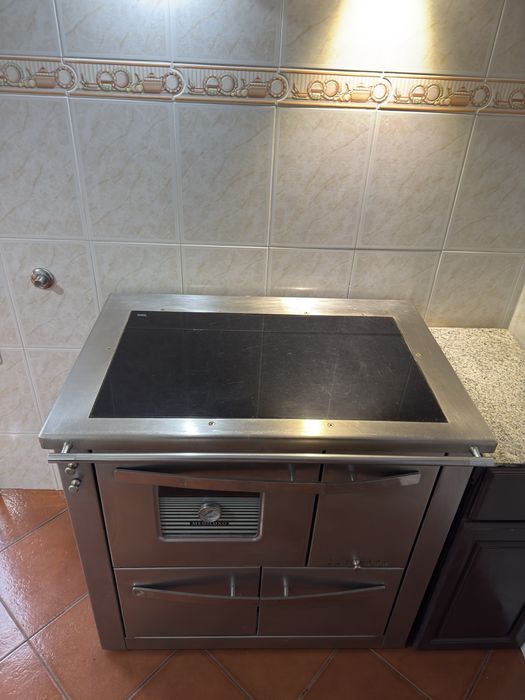Fogão lenha com chapéu de chaminé INOX