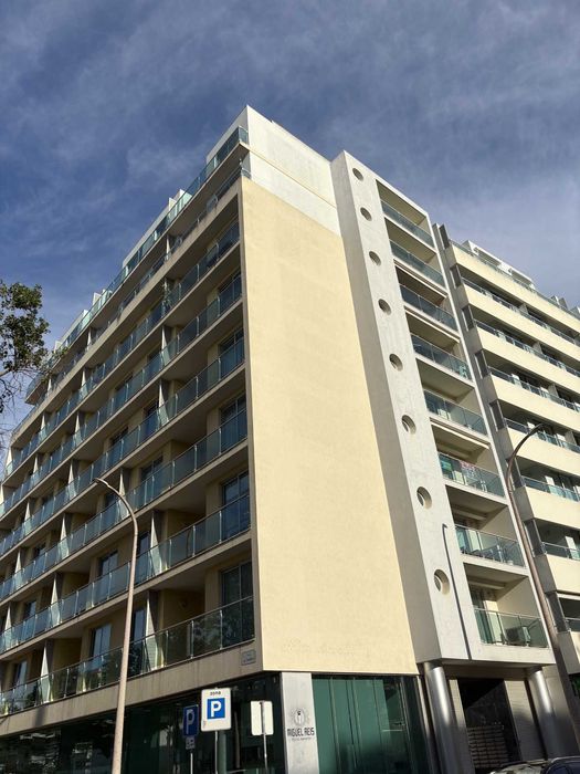 Alugo T2  com garagem monte gordo