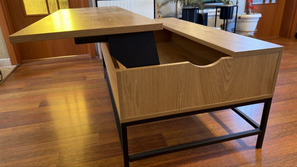 Funkcjonalny stolik kawowy AABENRAA (JYSK) - podnoszony blat, schowek.