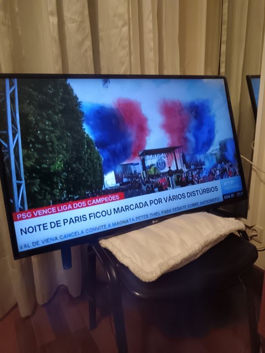 Smart tv de 45" como nova