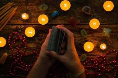 Tarot Haya – Rodzinna tradycja z Libanu. Poznaj odpowiedzi na swoje pytania.