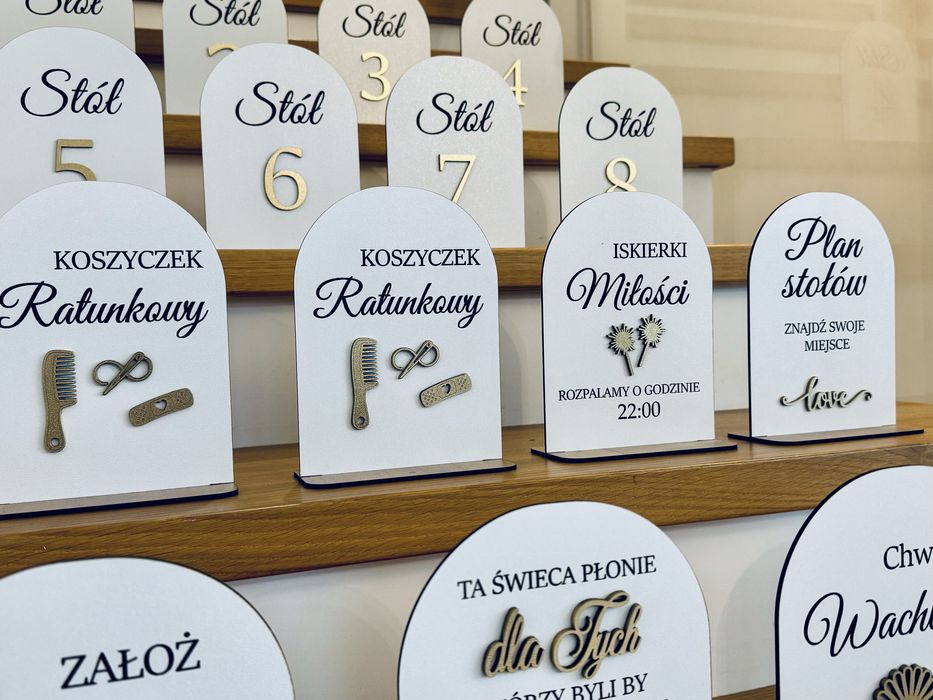 Tabliczki na stoły numery stołów wesele ślub slodki stół ekipa wiejski