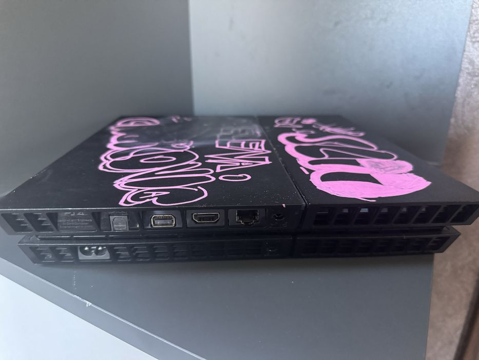 Konsola ps4 custom 2 pady